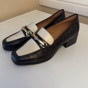 Easy spirit women’s dress loafers size 6.5 W
New without box